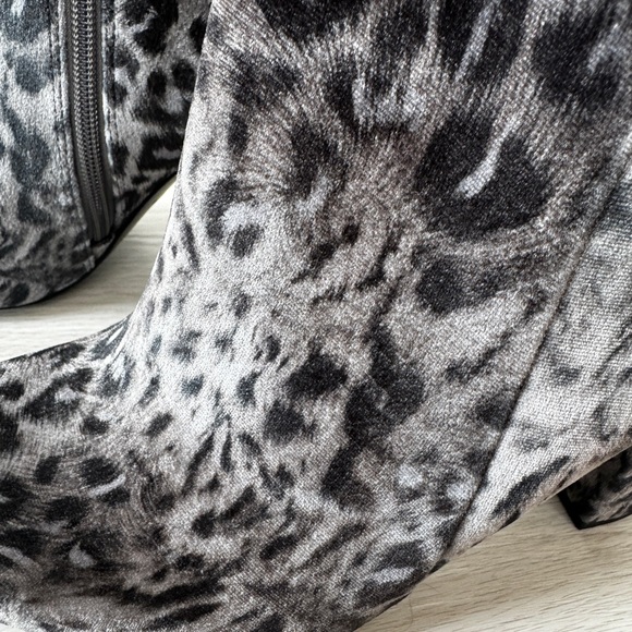 New Steve Madden Leopard Print Ankle Boots - Picture 4 of 5